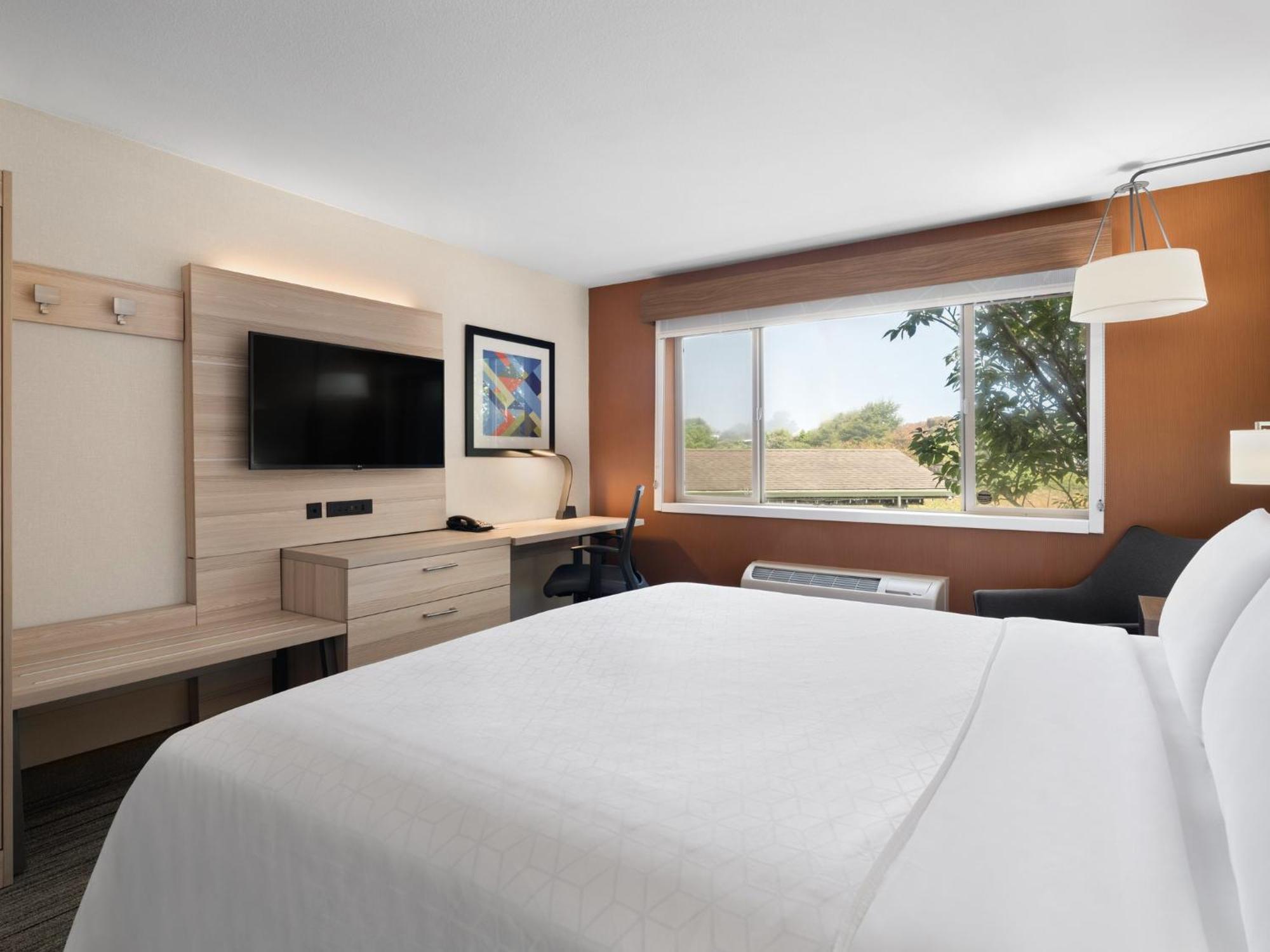 Holiday Inn Express Fort Bragg By Ihg Extérieur photo
