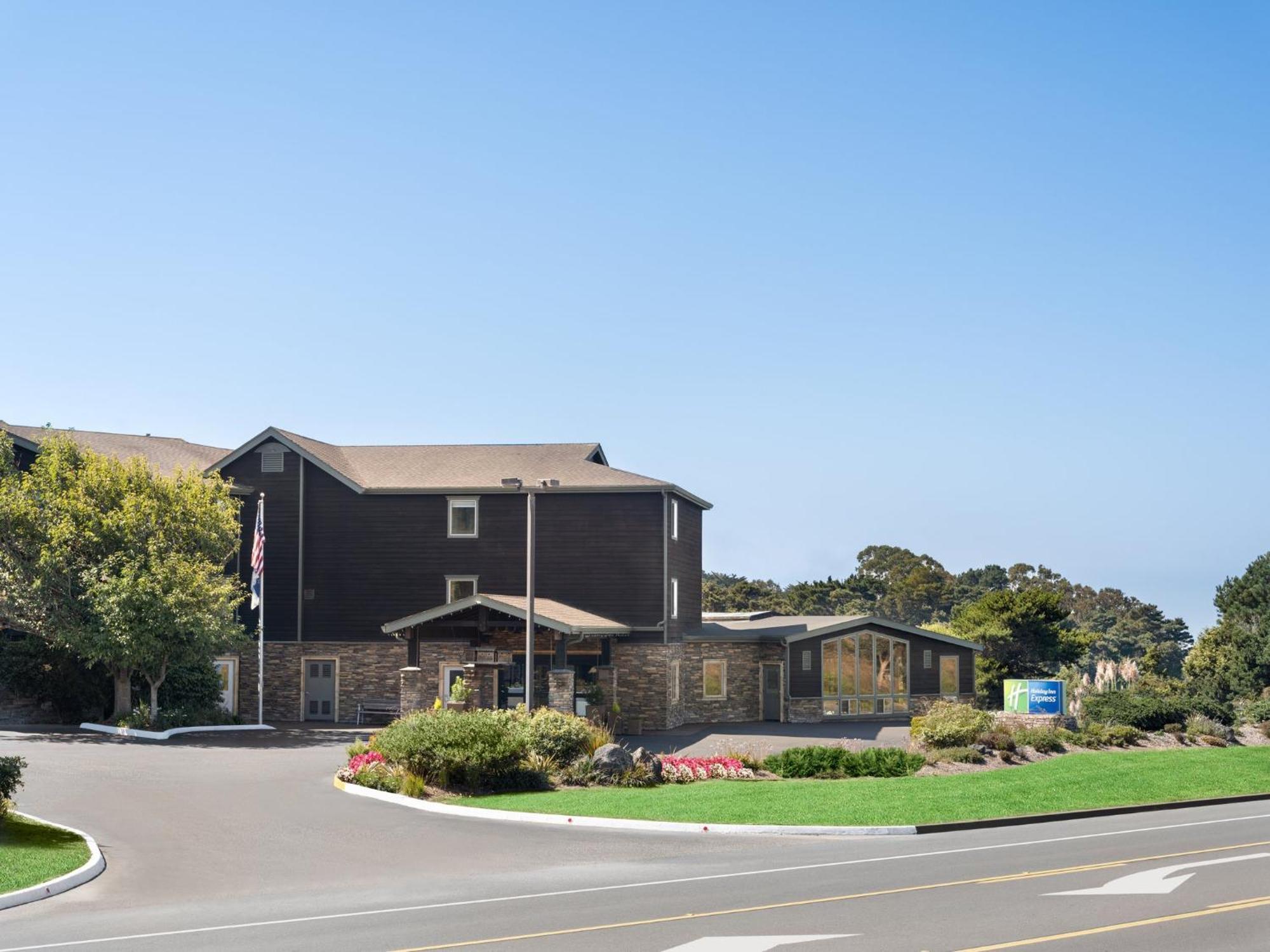 Holiday Inn Express Fort Bragg By Ihg Extérieur photo
