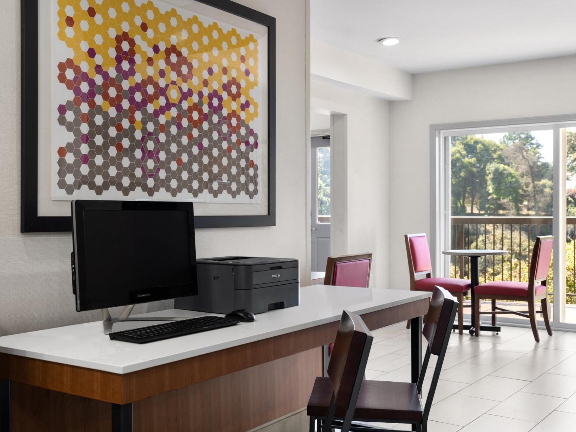 Holiday Inn Express Fort Bragg By Ihg Extérieur photo