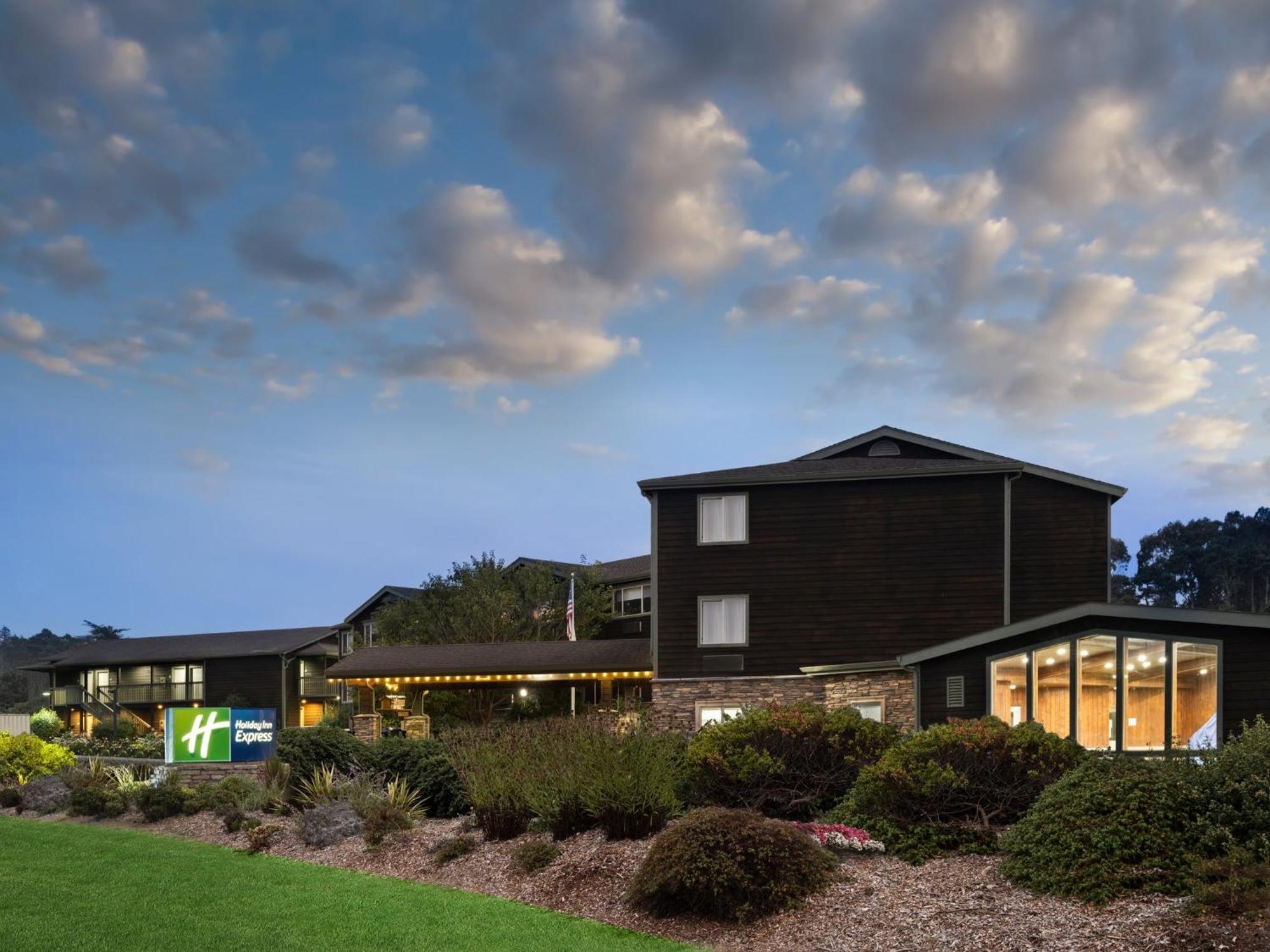 Holiday Inn Express Fort Bragg By Ihg Extérieur photo