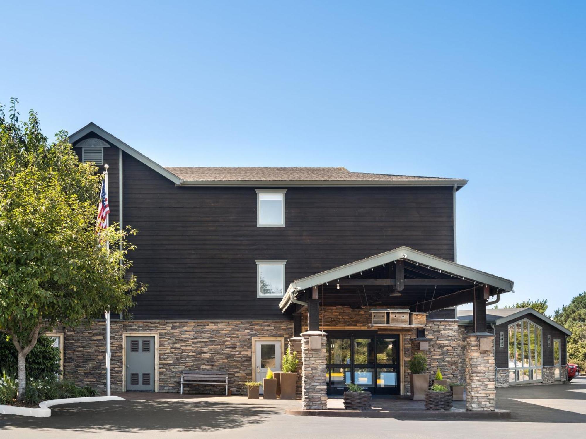 Holiday Inn Express Fort Bragg By Ihg Extérieur photo